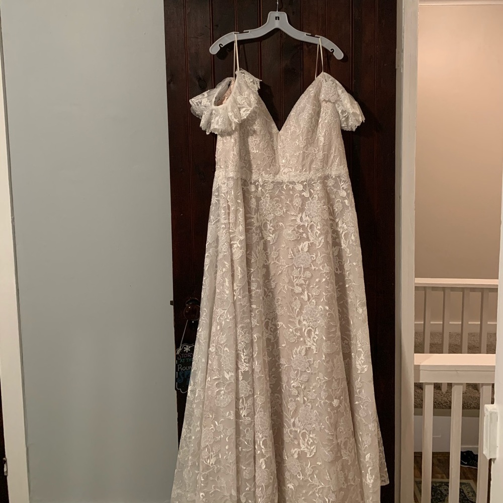 NWOT Lis Simon “Kristina” Wedding Gown